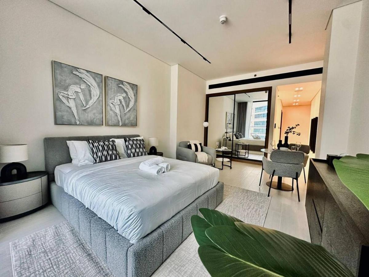 Artful Canal Escape With Jacuzzi And City Views! - 2