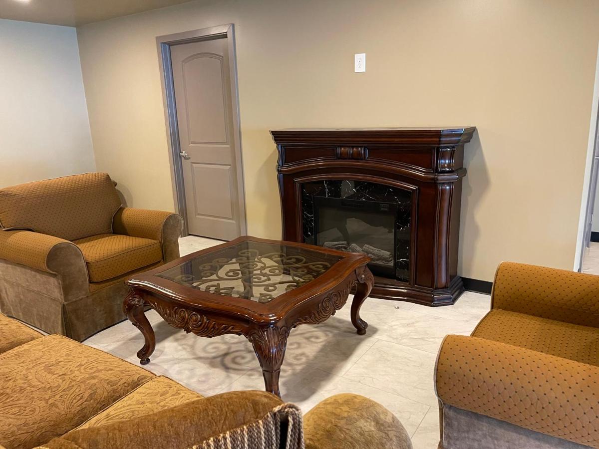 Four Seasons Inn — photo 14