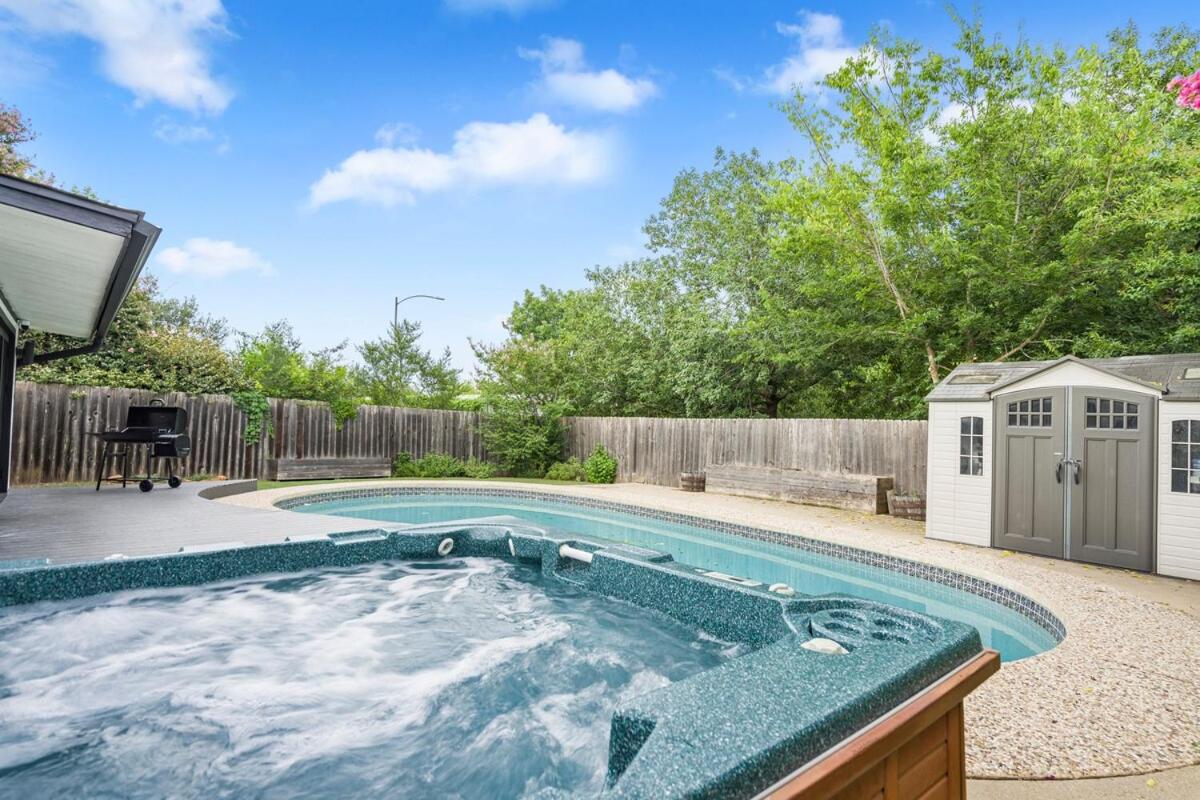 Pool House - Hot tub - Close to DT- Airport -Lounge - 4