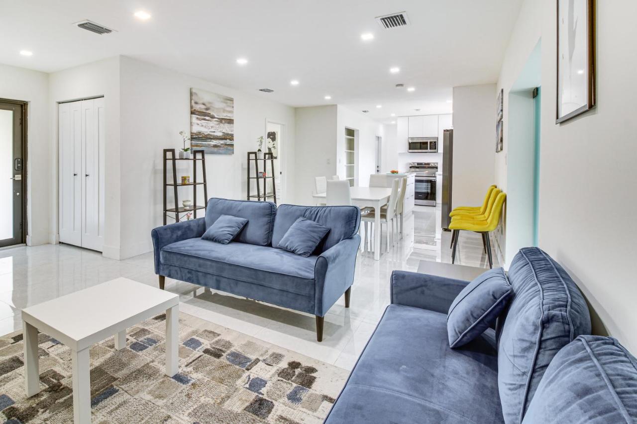 5 Mi to Beach Group Getaway with Yard in Miami - 2