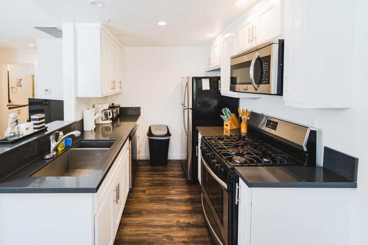 Spacious One-Bedroom With Dining Area & Gated Parking - 4