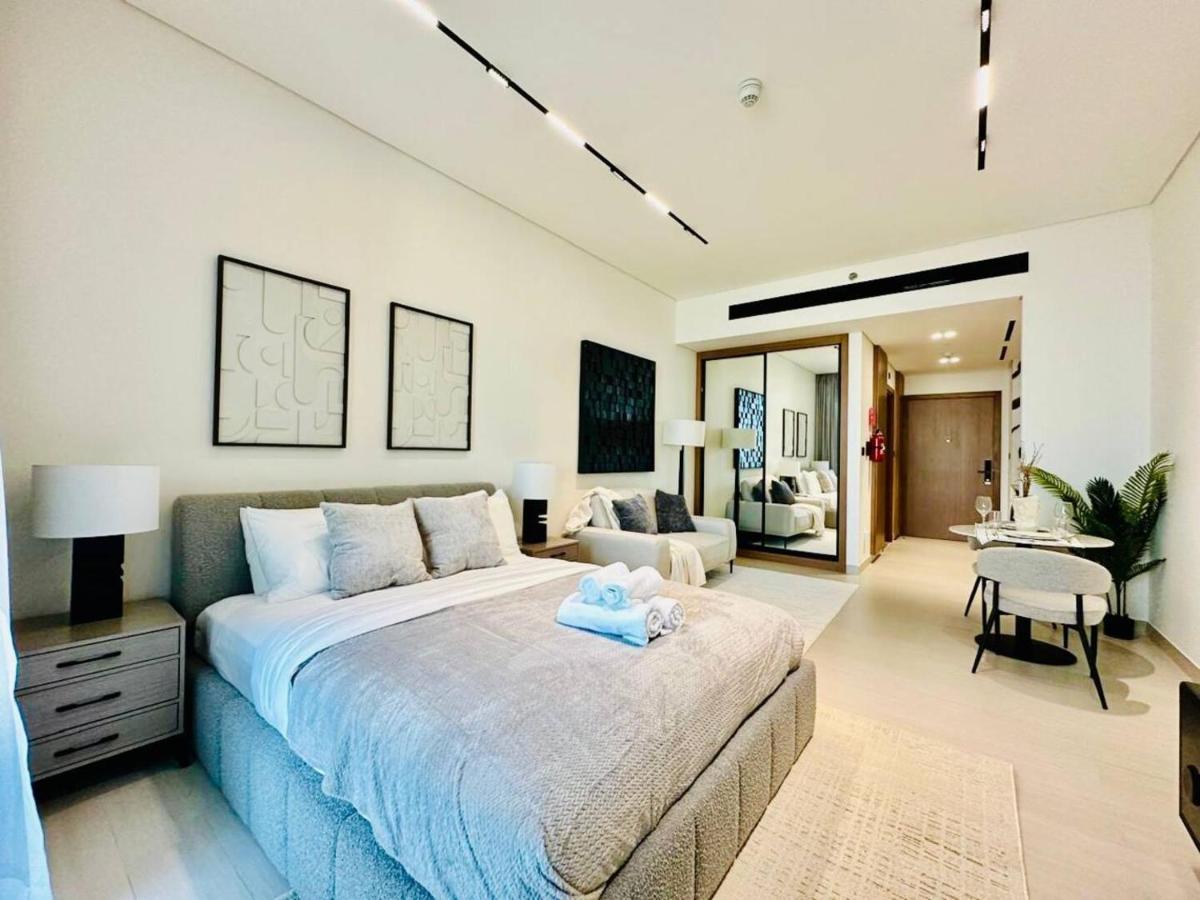 Luxe Studio Retreat Jacuzzi Parking, Pool & Gym - 2