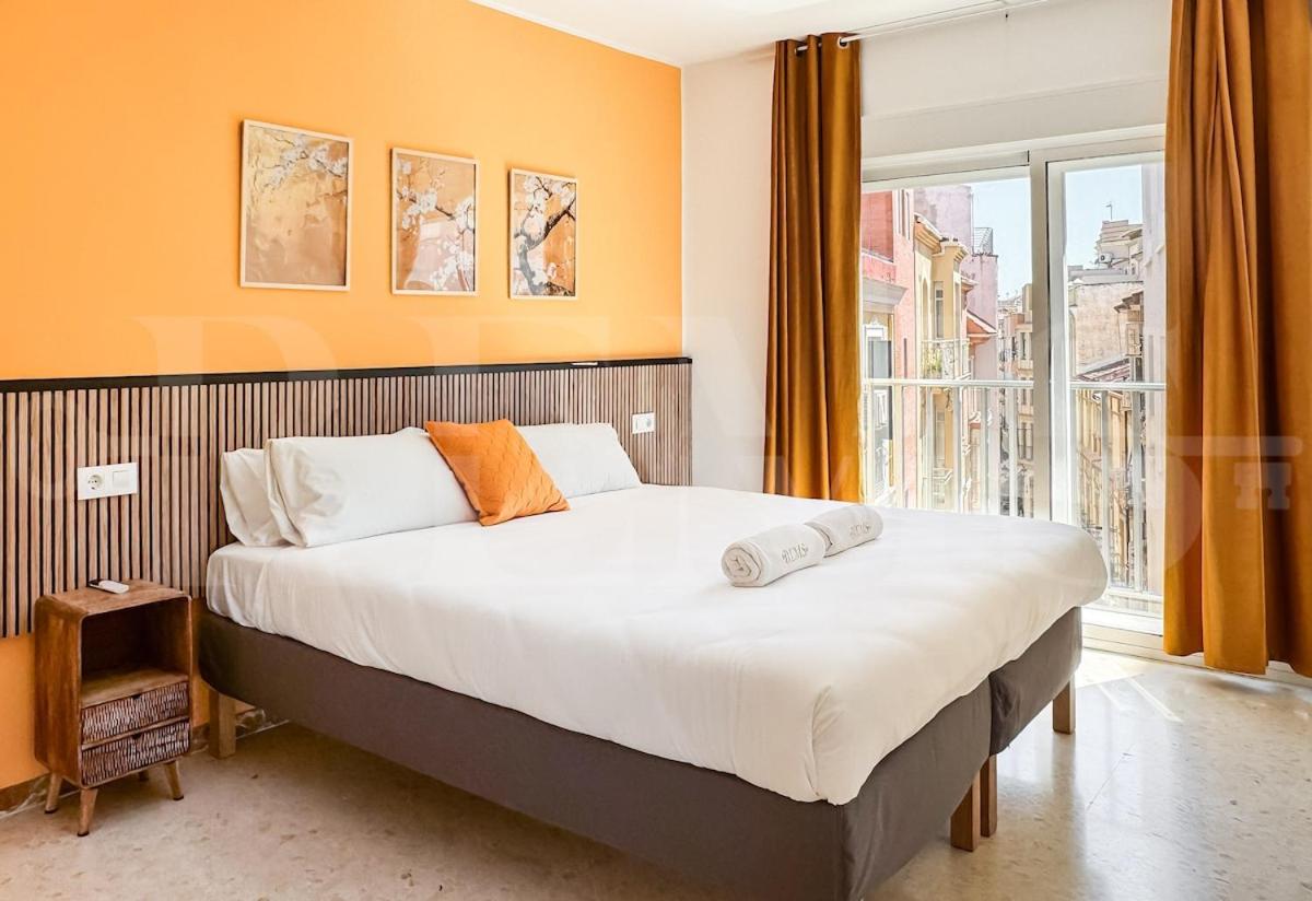 Historic Center Apartment with Balcony REMS - 2