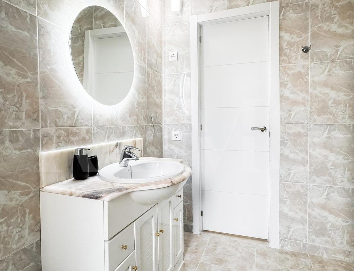 Historic Center Apartment with Balcony REMS - 3