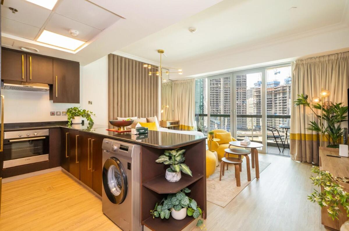 Stylish Studio Steps from Burj Khalifa Fountains - 4