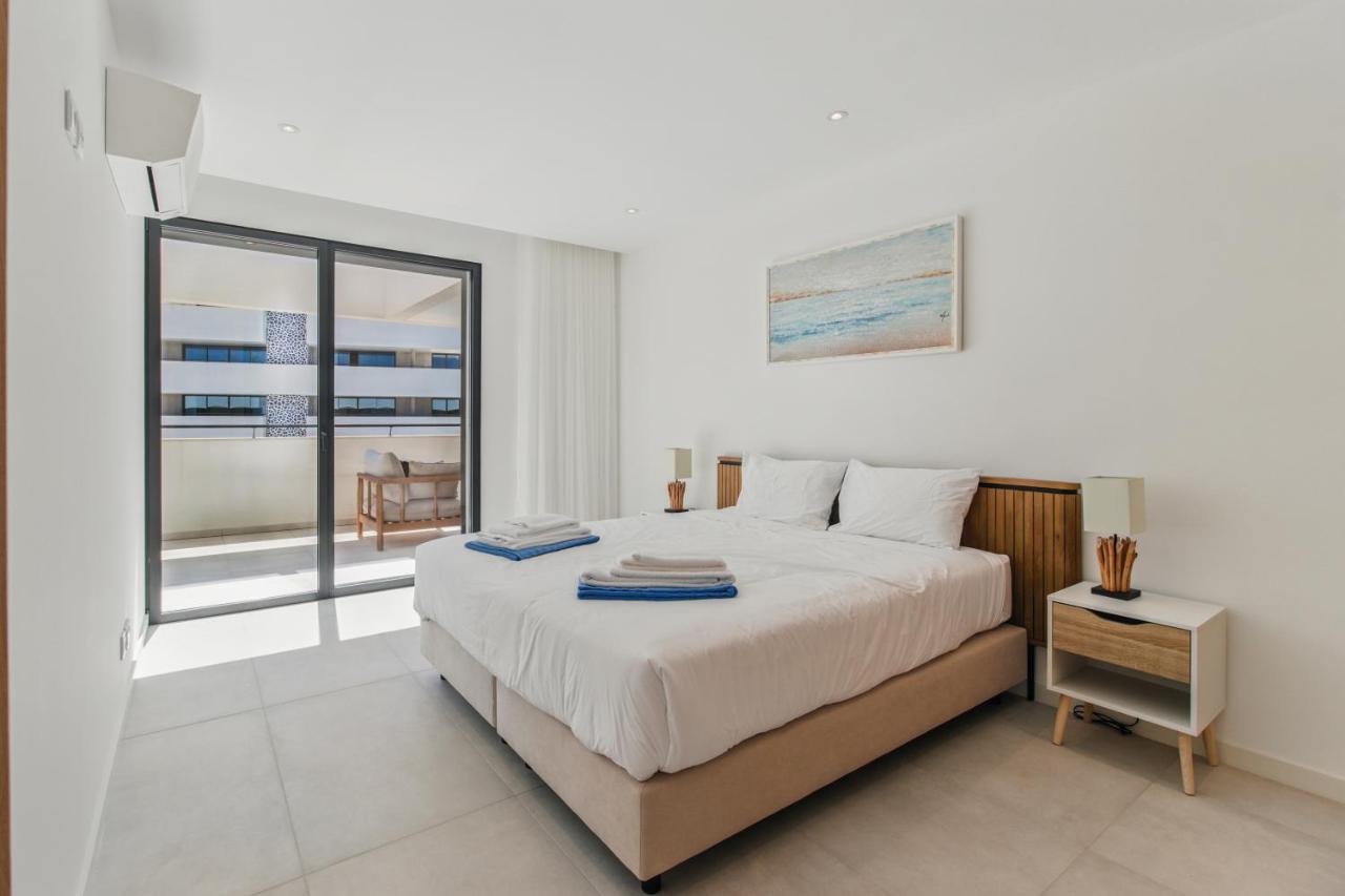 CasaLuxo New 2BR Pool View - 2