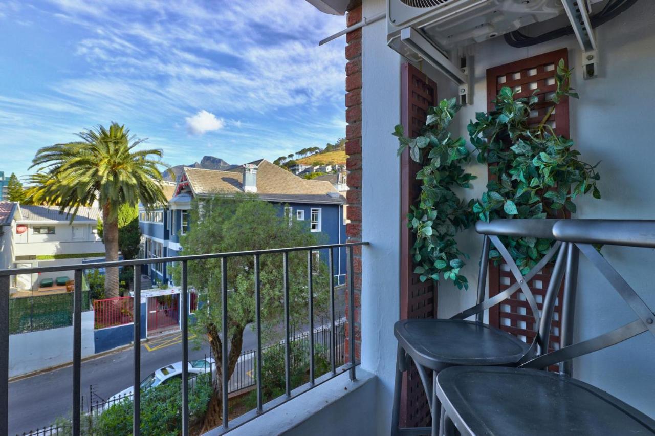 Cascades Sunny Studio with views - 5