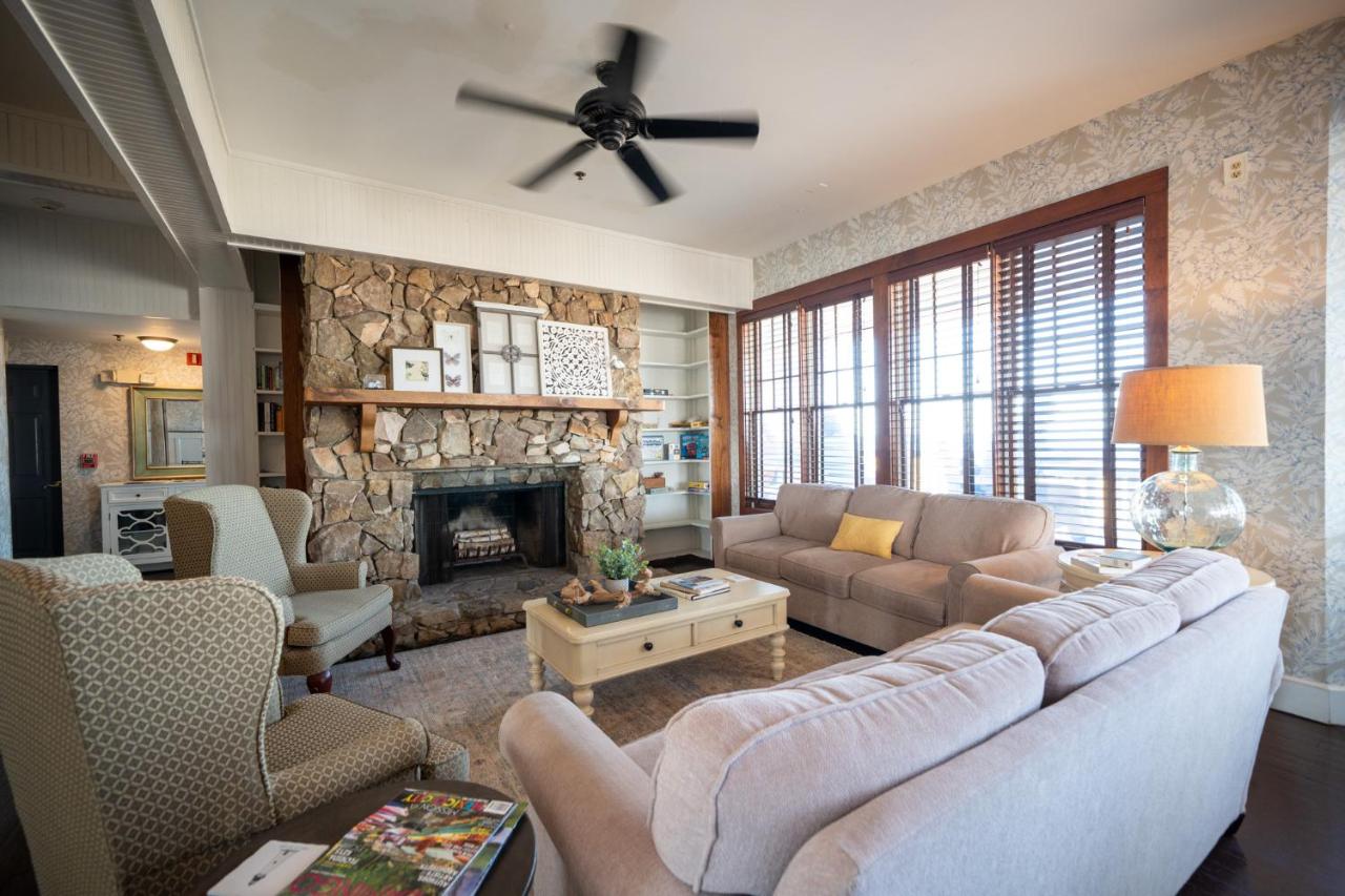 Elizabeth Pointe Lodge — photo 10