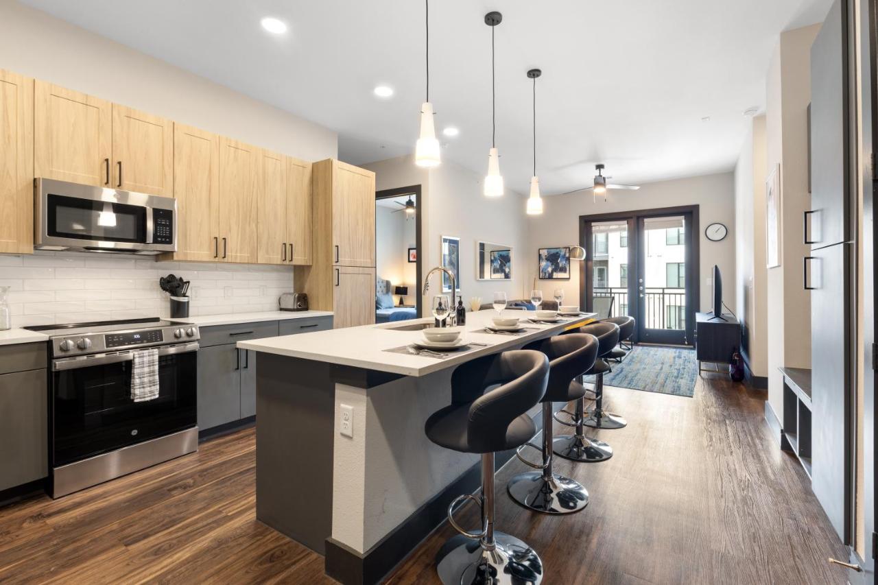 Modern Comfort North Austin with Balcony and Workspace - 2