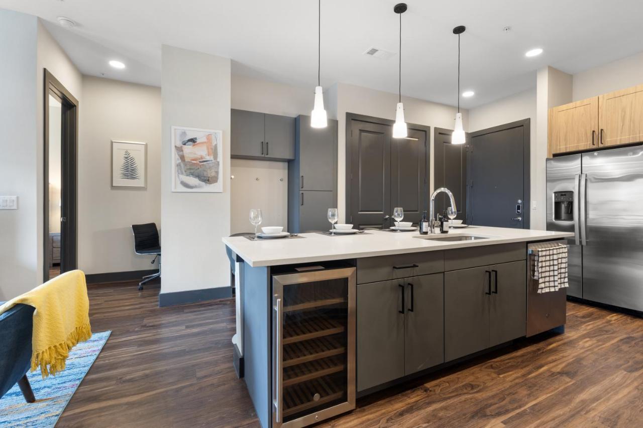 Modern Comfort North Austin with Balcony and Workspace - 4