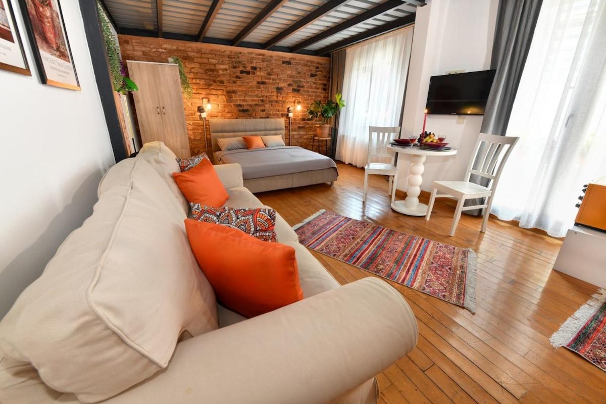 Cute Retro Home Balcony AC Galata - 5