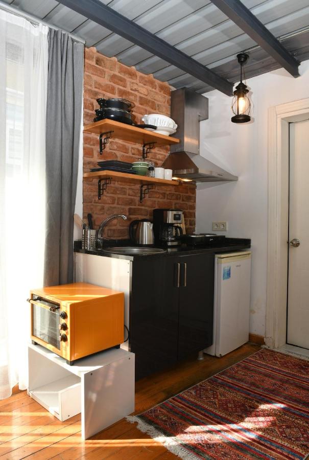 Cute Retro Home Balcony AC Galata - 4