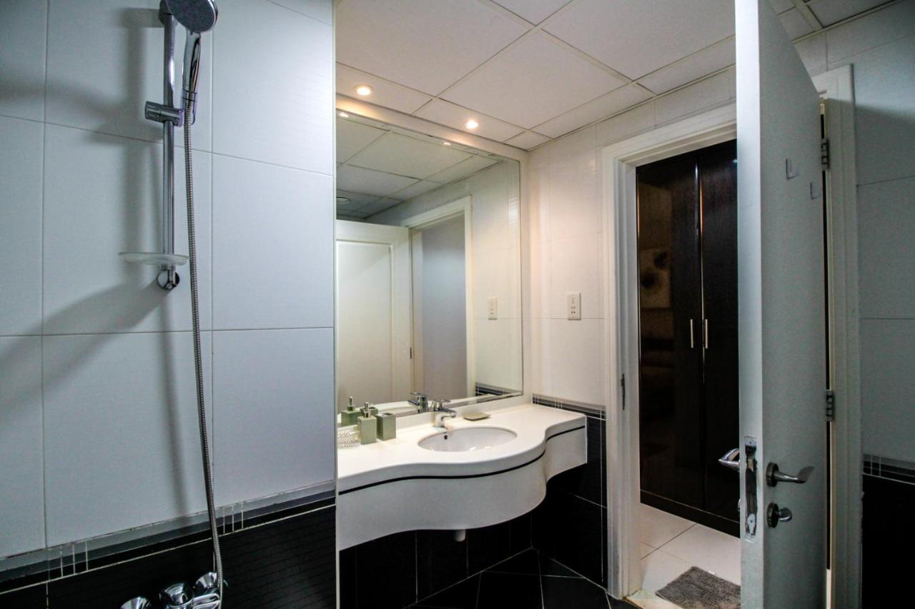 Yogi - 1BR JLT - Wraparound Balcony & Terrace - 3