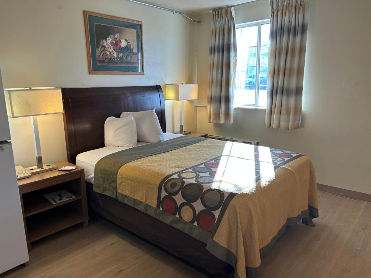 Budget Inn — photo 22
