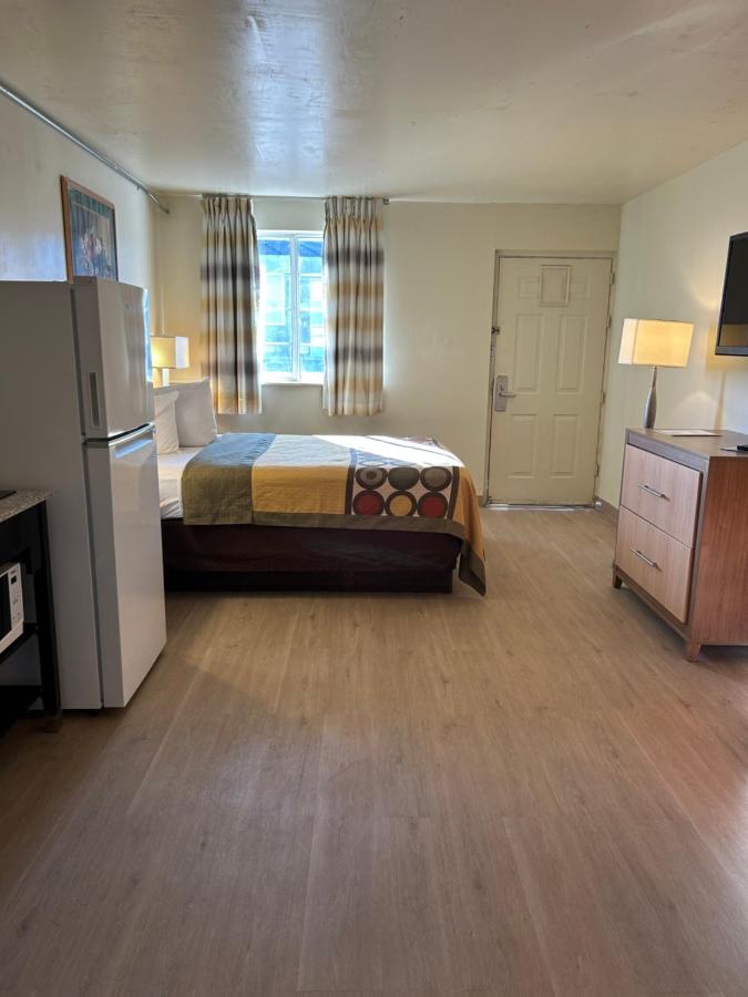 Budget Inn — photo 23