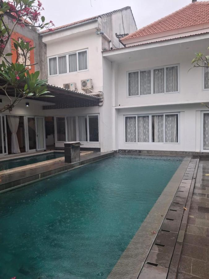 Queen Villa Jimbaran by Novita - 4