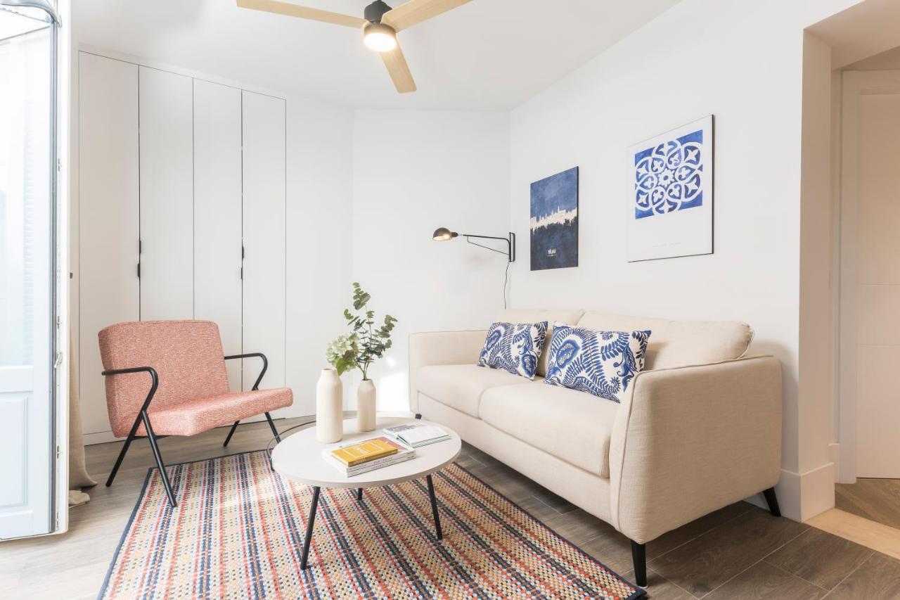 Homeclub Modern Apartment Next to the Picasso Museum II