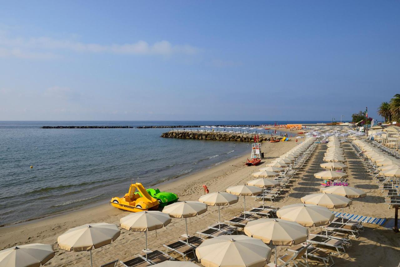 Beach: Royal Hotel Sanremo