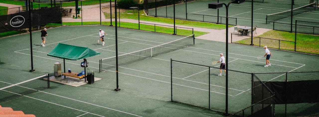 Korty tenisowe: Emerald Greens Condo Resort