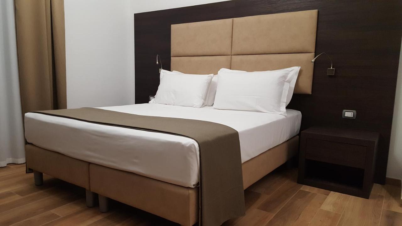 Una Finestra su Monti - 2