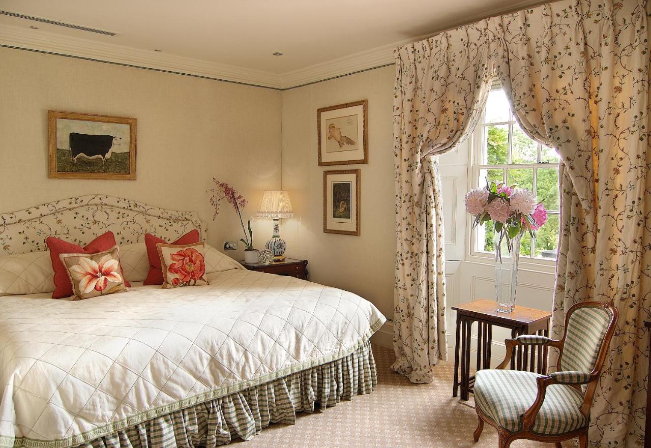 Summer Lodge Country House Hotel - Laterooms