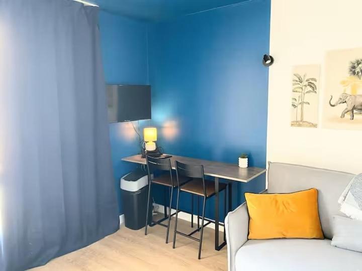 Charming Studio Close to Tram A Palais de Justice - 3