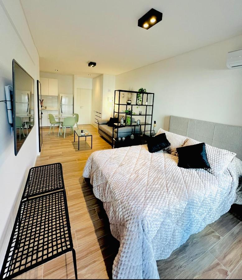 Silver Palermo Hollywood