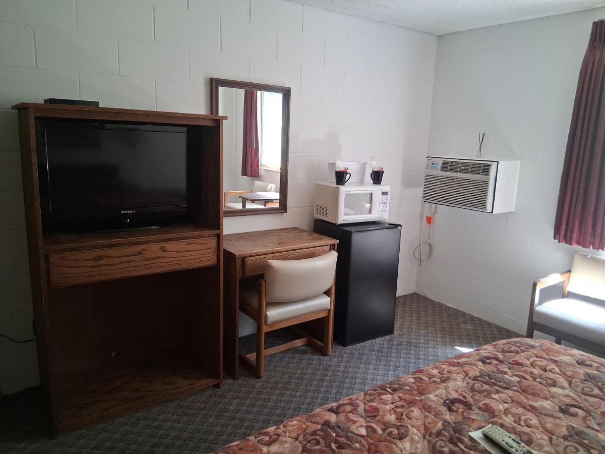 Pines Motel — photo 4