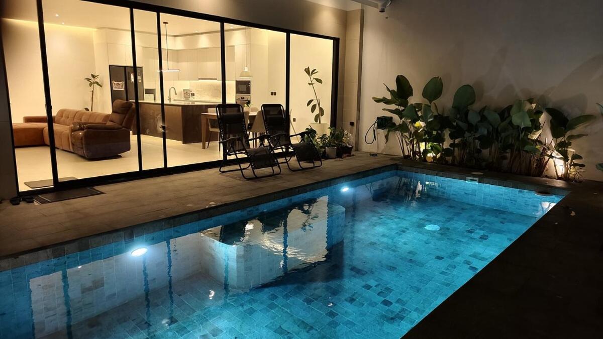 Quiet enclosed modern villa - 2