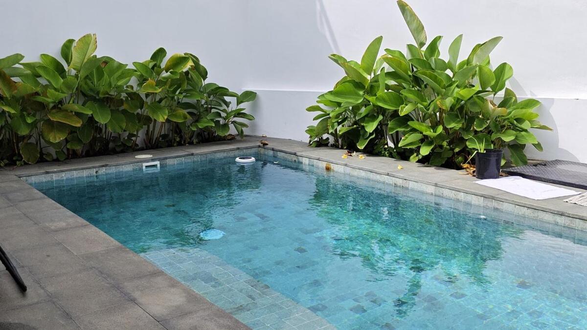 Quiet enclosed modern villa - 4