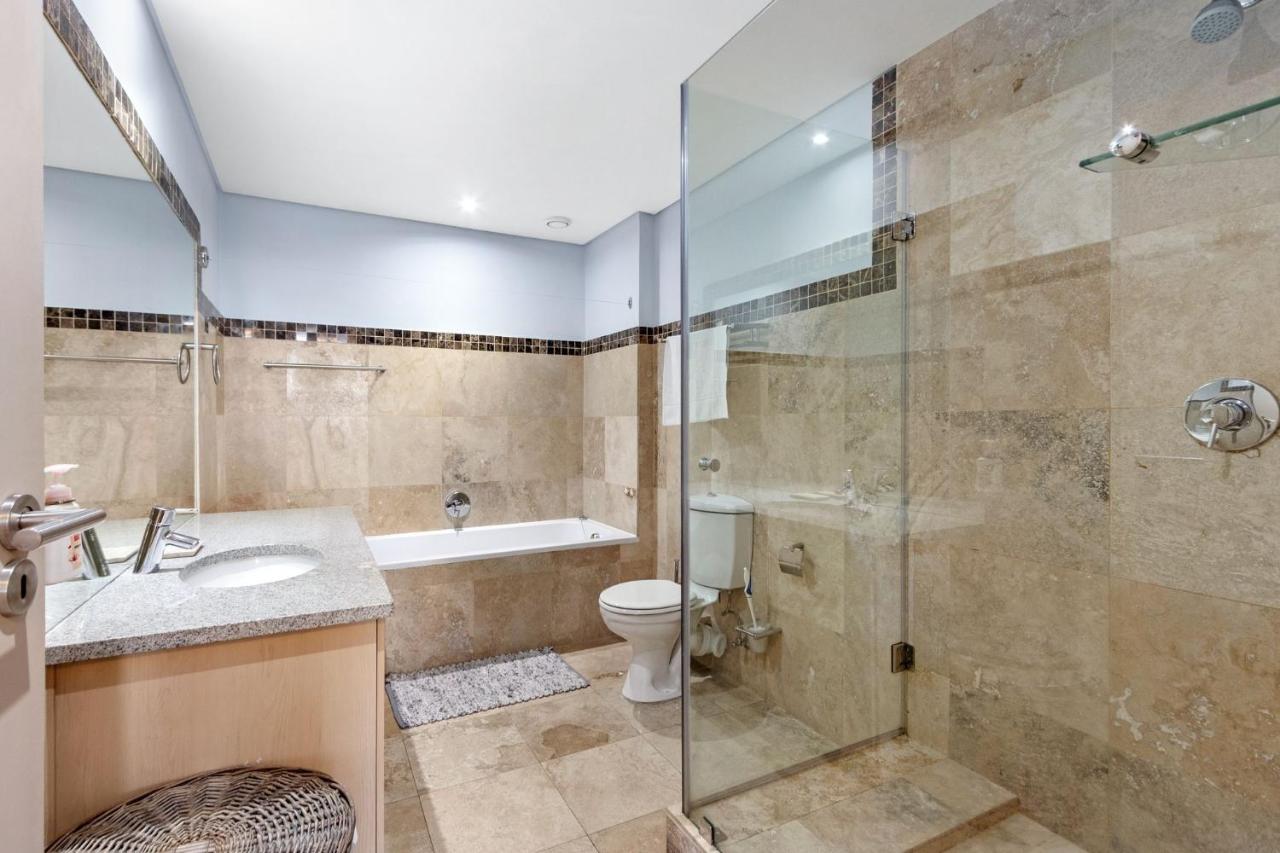 Fountain Suites 1102 - 3