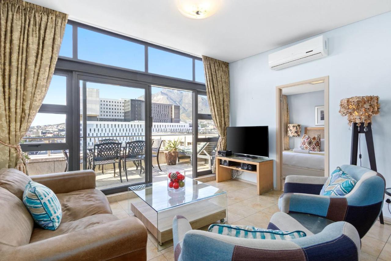 Fountain Suites 1102 - 5