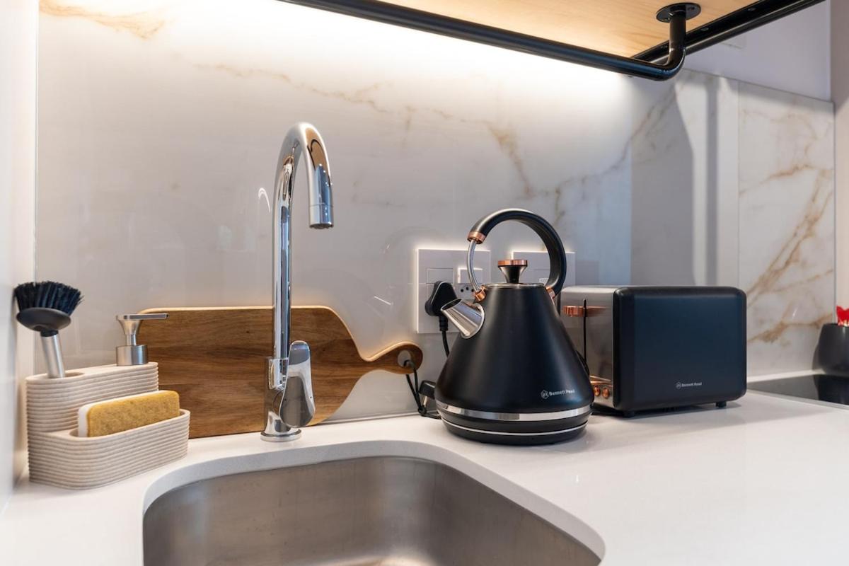 Stunning Sea Point pad- 300m to promenade - 3