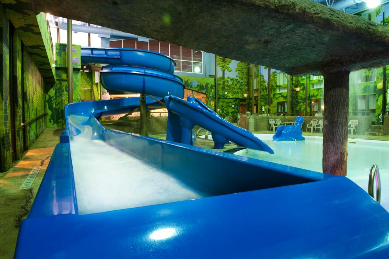 Water park: Victoria Inn Hotel and Convention Center Winnipeg