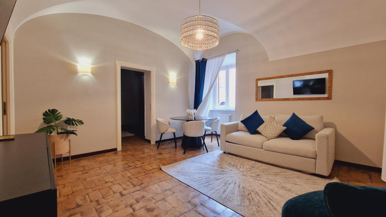 Cozy Colosseum 2BR-2BA Family Home - 4