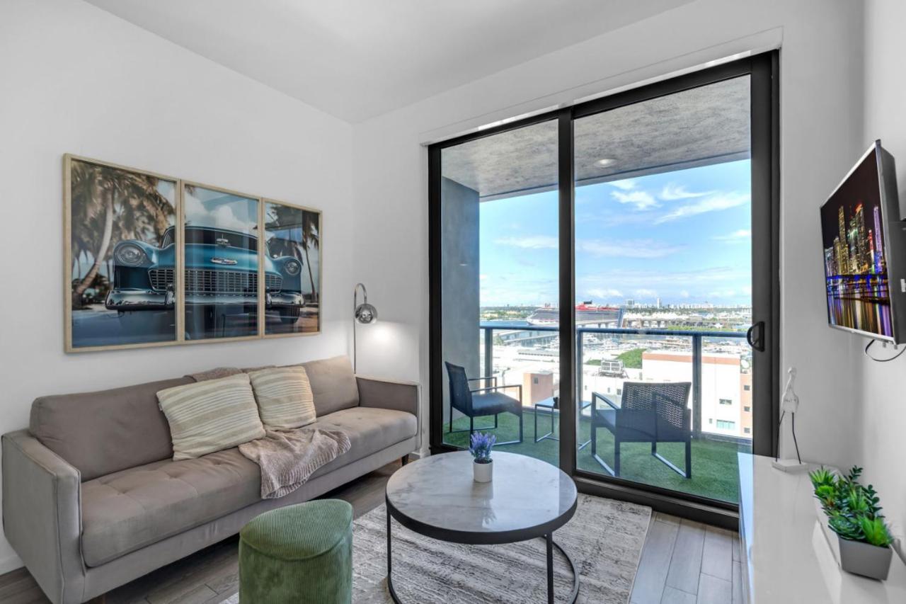 2 Bed Best Views in Downtown and Brickell