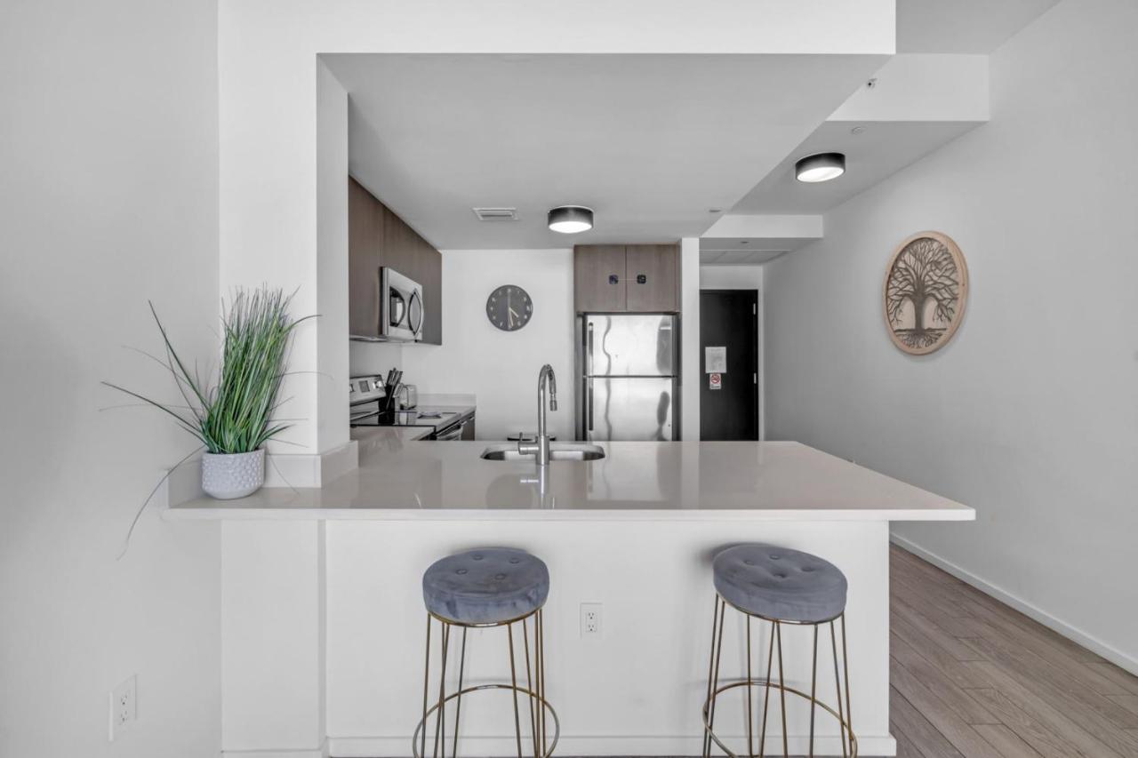 2 Bed Best Views in Downtown and Brickell - 5