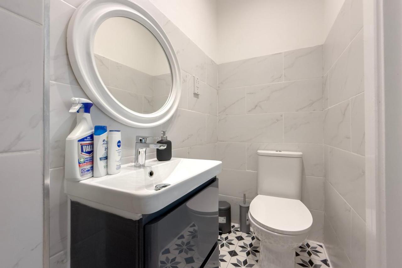 Kensington Apartments - 3