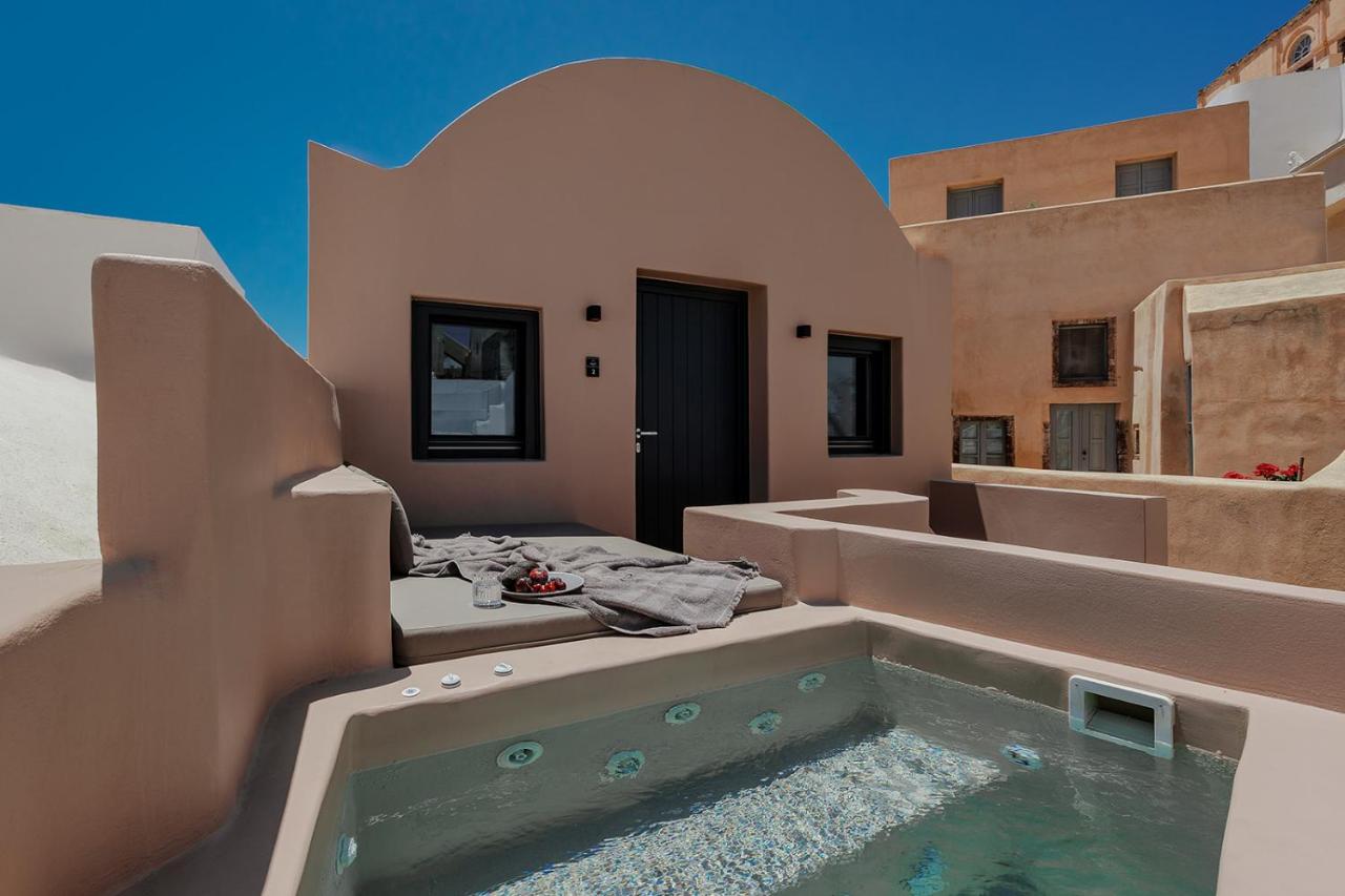 AKRI santorini with heated jacuzzi