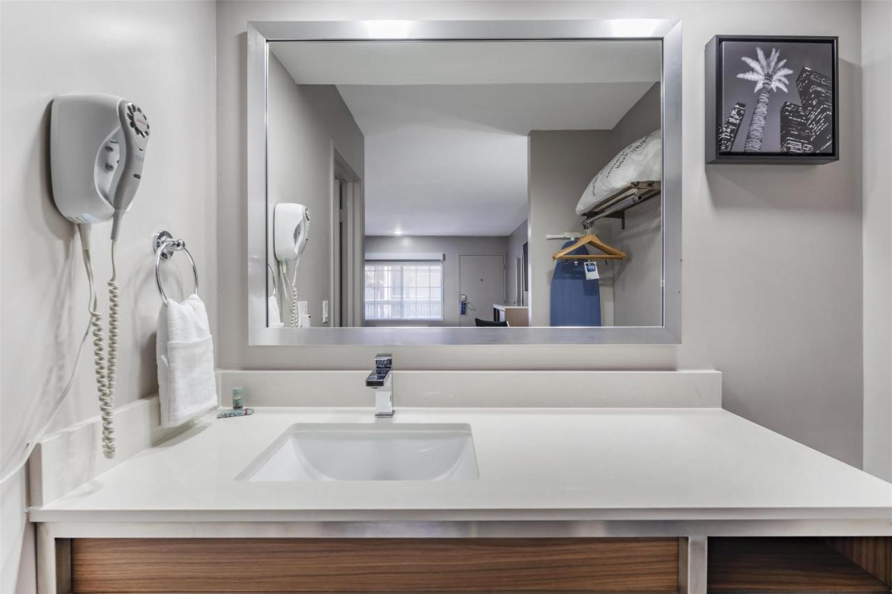 Best Western Airport Plaza Hotel – LAX Airport LA Stadium - 3