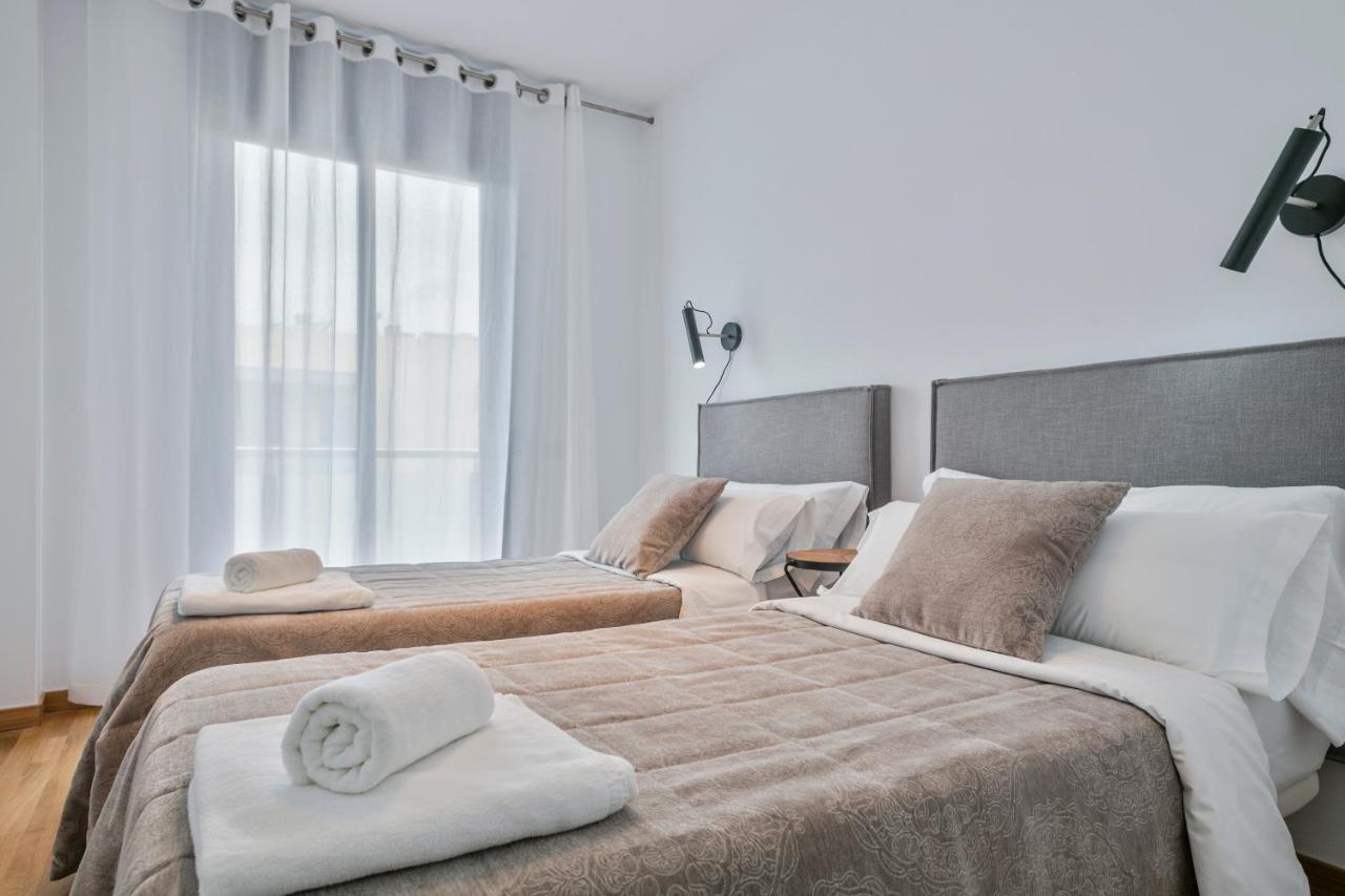 Modern Penthouse with Large Terrace in Poblenou Perfect for Holidays or Work Close to the Beach and Public Transport - 2