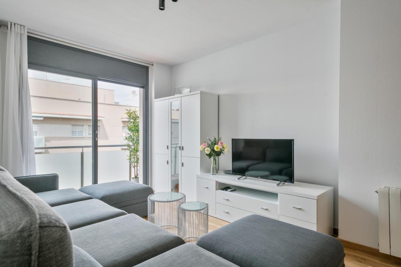 Modern Penthouse with Large Terrace in Poblenou Perfect for Holidays or Work Close to the Beach and Public Transport - 5