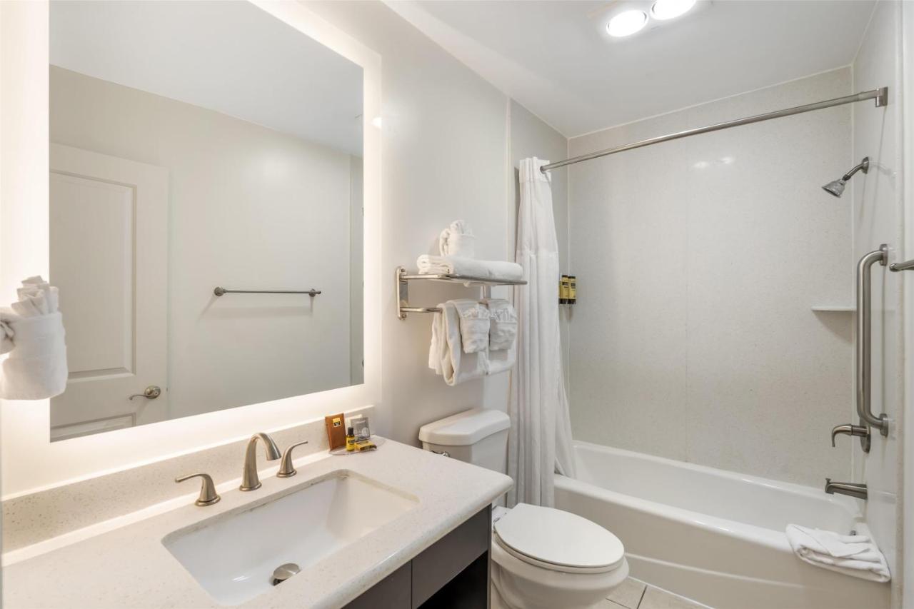 Best Western Plus LA Mid-Town Hotel - 3