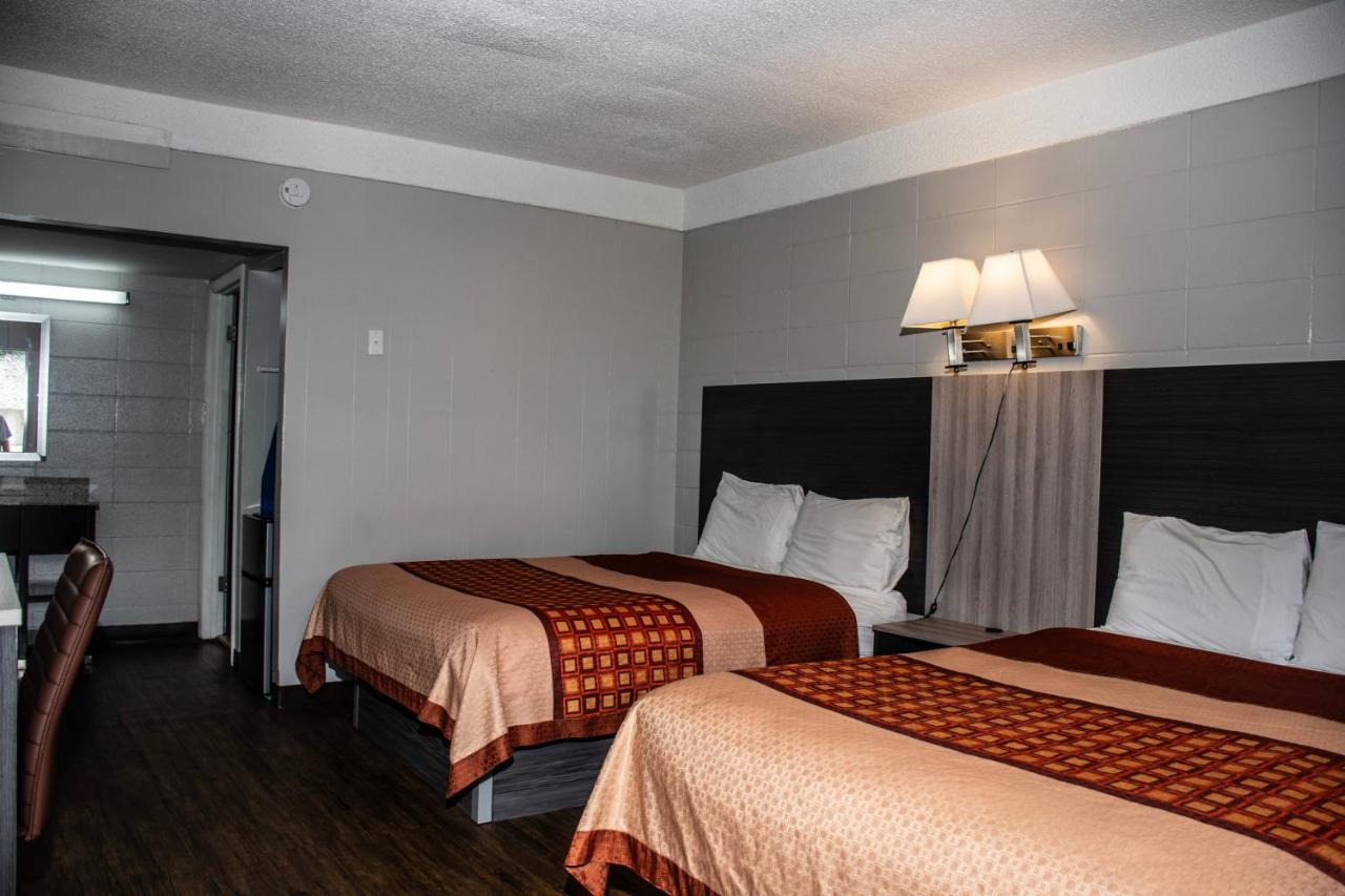 Budget Inn — photo 9