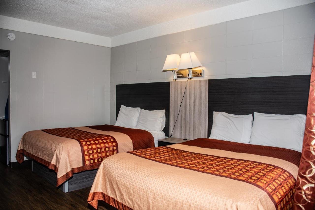 Budget Inn — photo 11