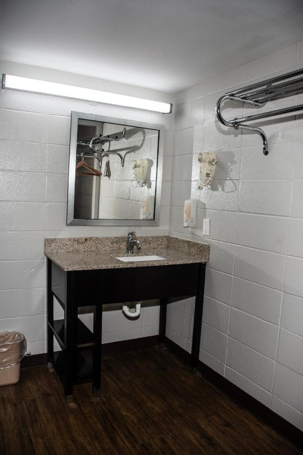 Budget Inn — photo 3