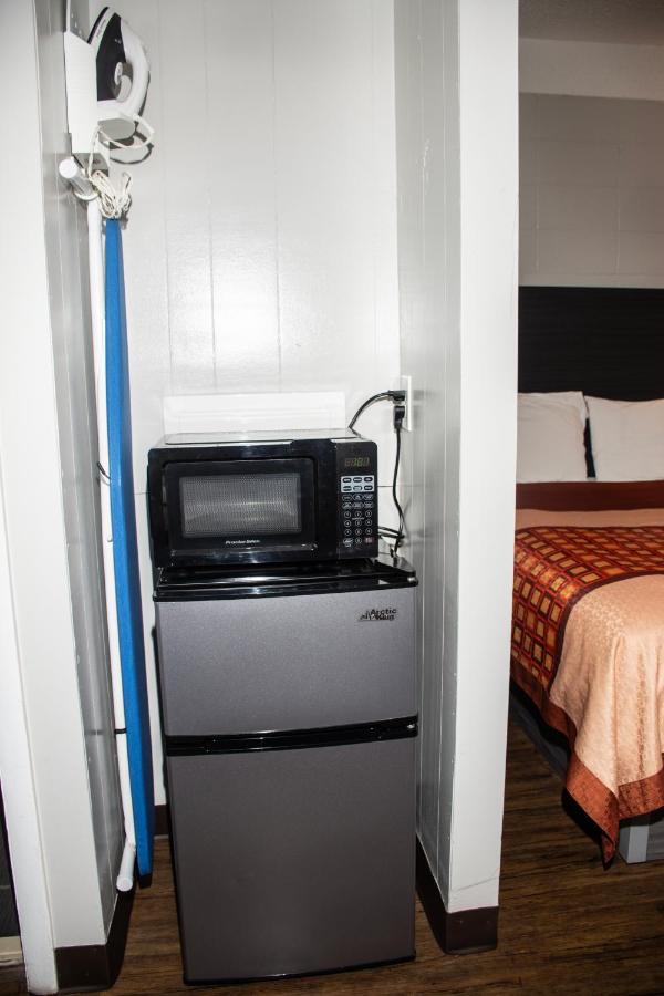 Budget Inn — photo 15
