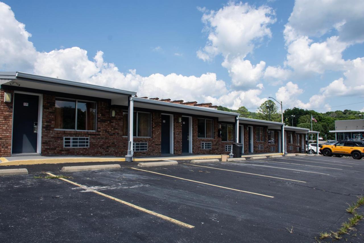 Budget Inn — photo 6