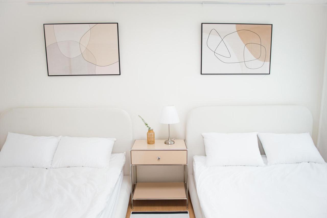 New open sale Haebangchon stay Itaewon Myeongdong Hongdae Insadong Gyeongbokgung palace - 2