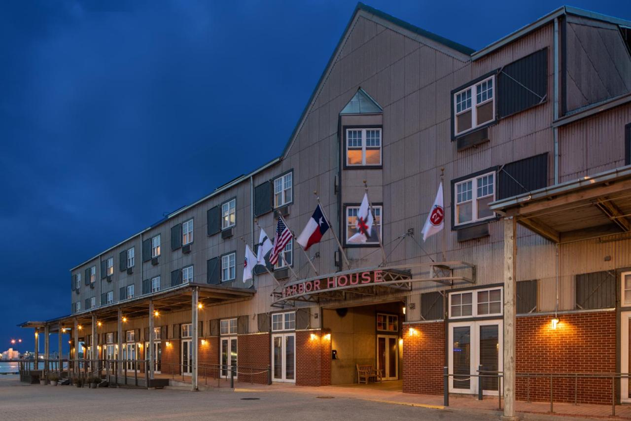 Harbor House Hotel and Marina at Pier 21 — photo 14